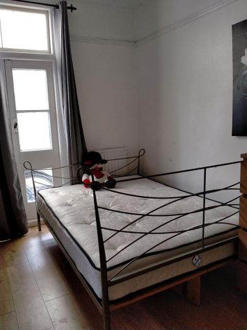 1 bedroom in a house share to rent - Photo 5