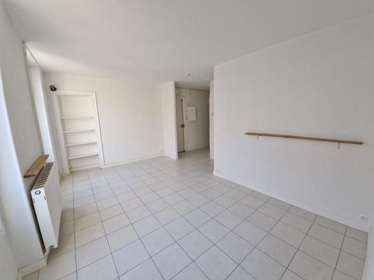 Paris XVIIème, Avenue de Clichy (métro Place Clichy) 2 Pièces de 40,59 m² - Photo 1