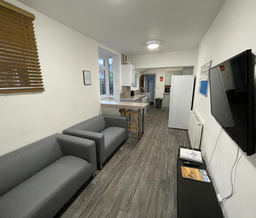 6 bedroom townhouse to rent - Photo 1