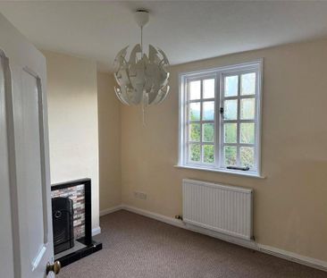 2 bedroom semi-detached house to rent - Photo 5