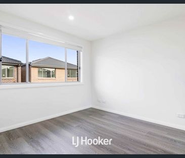 Great 4 Bedroom Home in Riverstone! - Photo 2