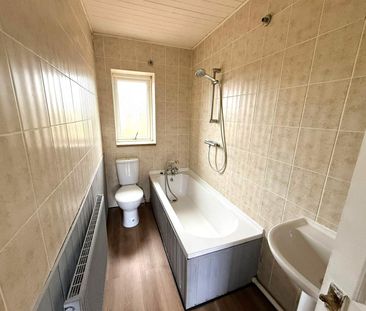 Nandywell, Little Lever, Bolton - Photo 6