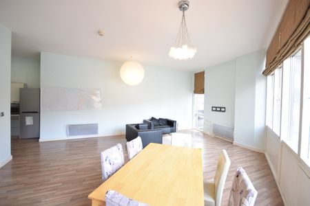 3 Bed Flat, Thomas Lane, BS1 - Photo 3