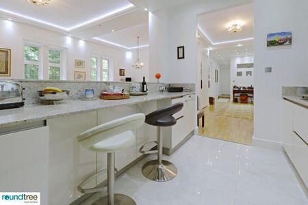 3 bedroom flat to rent - Photo 5