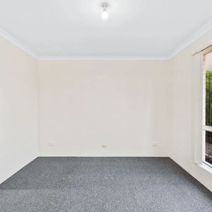 37A Admiralty Crescent, Halls Head. - Photo 1