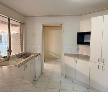Furnished Home in the heart of Laverton - Quiet neighbourhood - Photo 5
