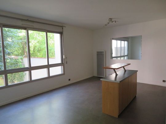Appartement à louer - REIMS CENTRE- RUE DES MOISSONS - Photo 1
