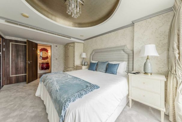 Bridges Court Road, SW11, London - Photo 1