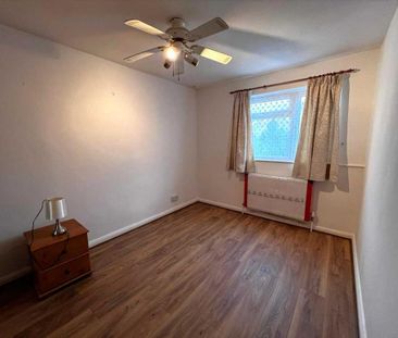 4 bedroom terraced house to rent - Photo 3