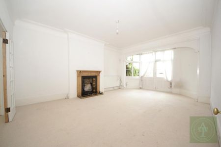 5 bedroom semi-detached house to rent - Photo 2