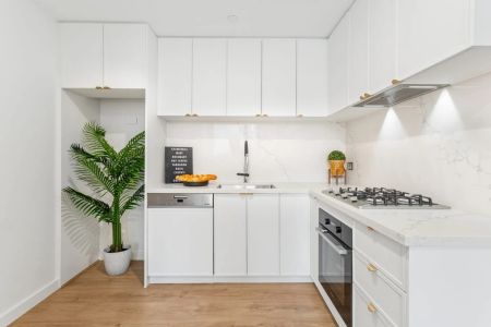 Unfurnished Inner-City Luxury Apartment at The Cullinan - Photo 4