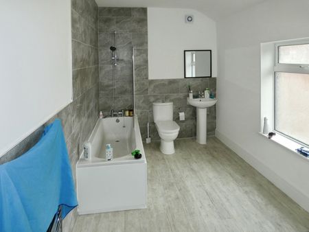 1 bedroom room to rent Church Street, Creswell - Photo 5