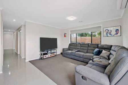 3 Bed, 2 Bath - Photo 3