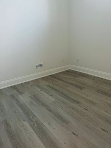 For Lease - 329 Woodgate Pines Drive, Vaughan, Ontario - Photo 2