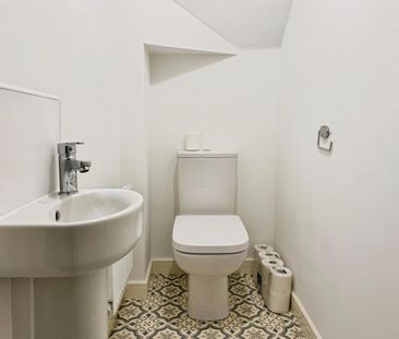 3 bedroom House To Let Total Size: 851 SQ FT - Photo 2