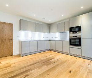 2 Bedrooms Flat to rent in Brick Kiln One, Station Road, London SE13 | £ 369 - Photo 1