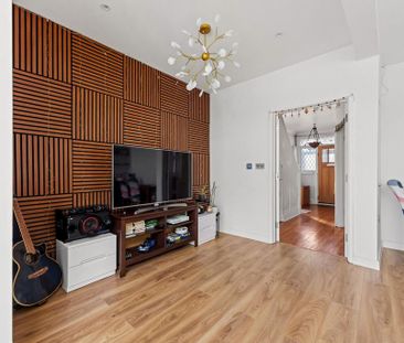 4 bedroom semi-detached house to rent - Photo 2