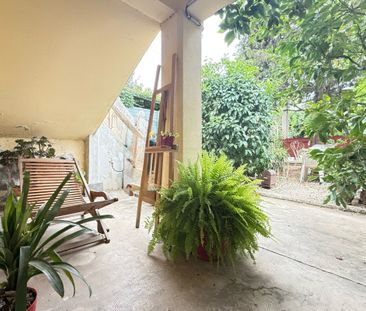 STUDIO MEUBLE DE 20 M2 EN REZ-DE-JARDIN QUARTIER AGUILLON PR - Photo 1