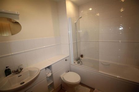 2 bedroom apartment to rent - Photo 4