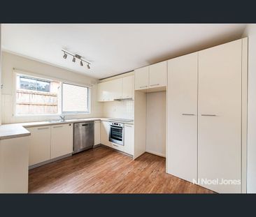 2/18 Medway Street, Box Hill North, Vic 3129 - Photo 6