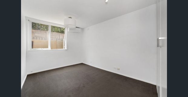 Please contact Molly Rogerson to arrange an inspection; SandringhamPM2@hodges.com.au - Photo 1