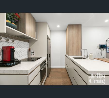 2/243 Keilor Road, Essendon, Vic 3040 - Photo 4