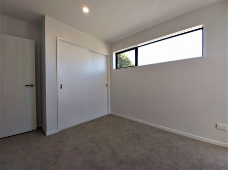 3 Bdrm Townhouse with car park - Photo 2