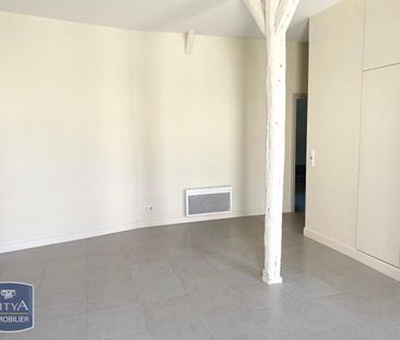 Location Appartement 2 pièces 53m² FONTENAY LE COMTE 85200 - Photo 2
