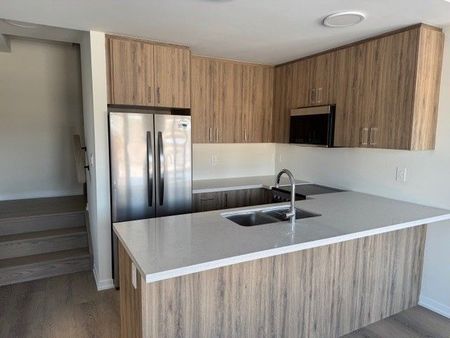 For Lease - 76 Matawin Lane, Richmond Hill, Ontario - Photo 4