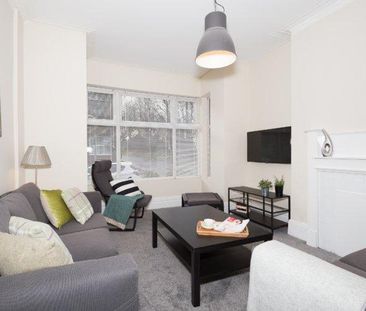 1 bedroom in a house share to rent - Photo 2