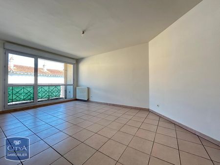 Location Appartement 3 pièces 66m² VILLEFRANCHE SUR SAONE 69400 - Photo 2