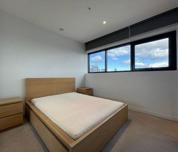 Fully Furnished Low Maintenance Apartment In Superb Position - Photo 2