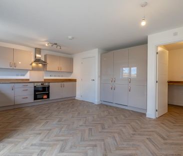 5 bedroom semi-detached house to rent - Photo 3
