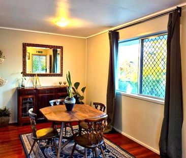 Modern Spacious Family Home in a Convenient Location! - Photo 5