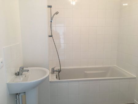 Location Appartement 3 pièces 61m² ROUEN 76100 - Photo 4