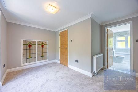 4 bedroom detached house to rent - Photo 5