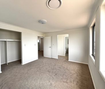 Brand New Double Storey 5-Bedroom Family Home with Double Garage - Photo 4