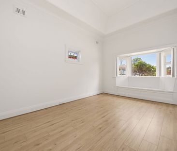 Spacious Four Bedroom Family Home In Prime Location - Photo 2