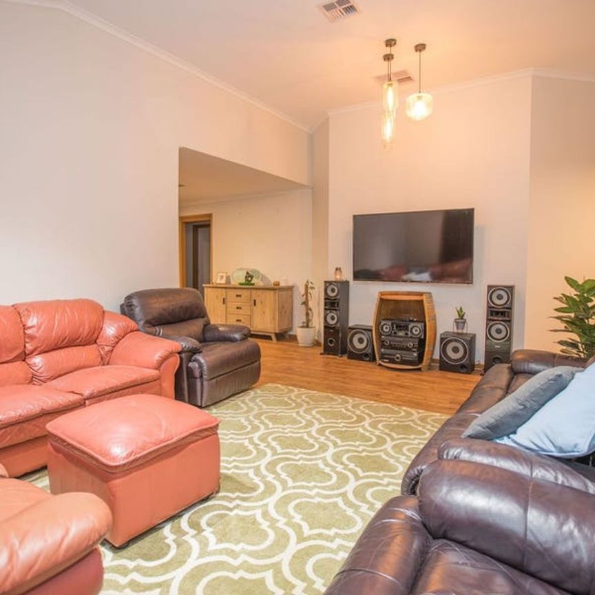 LARGE FAMILY HOME - Photo 1