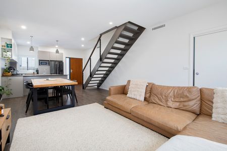 2/16 Hill Street, North Lambton NSW 2299 - House For Rent | Domain - Photo 3