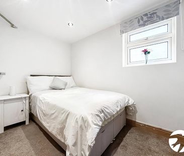 2 bedroom end of terrace house to rent - Photo 6