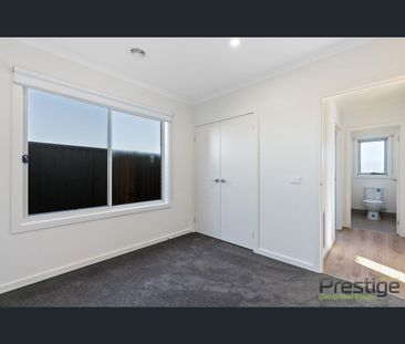 12 Gosfield Drive, Werribee, Vic 3030 - Photo 6