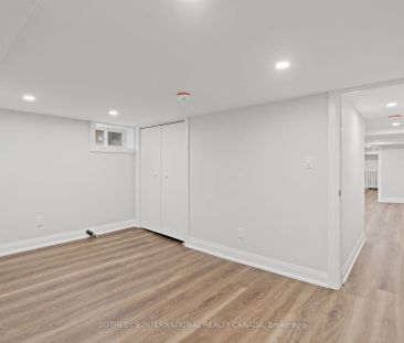 30 Strathgowan Avenue #Lower - Photo 1