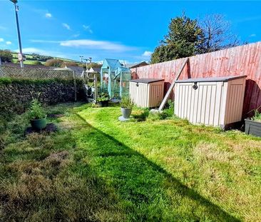 2 bedroom end of terrace house to rent - Photo 6