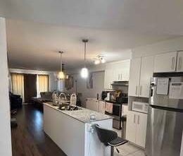 Spacious 3‑Bedroom Apartment For Rent - Photo 3