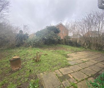 2 bedroom semi-detached bungalow to rent - Photo 6