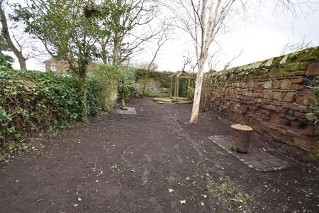 The Parade, Parkgate - Photo 4