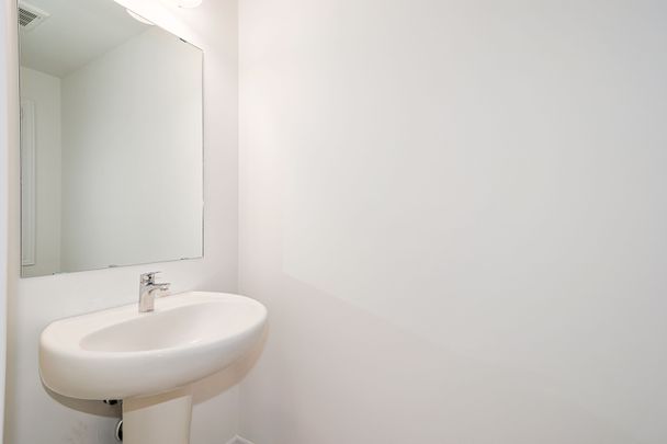 For Lease - 15 Shipley Avenue, Collingwood, Ontario - Photo 1