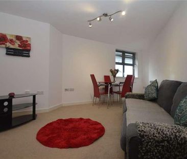 Harding House, Swindon, Wiltshire, SN1 - Photo 1