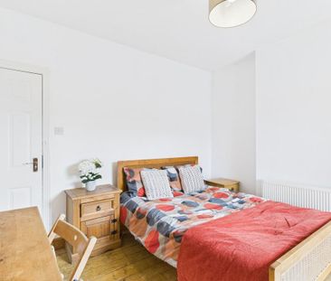 4 bedroom terraced house to rent - Photo 2